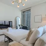 Elegant 2-Bedroom Retreat At Marina Vista 2