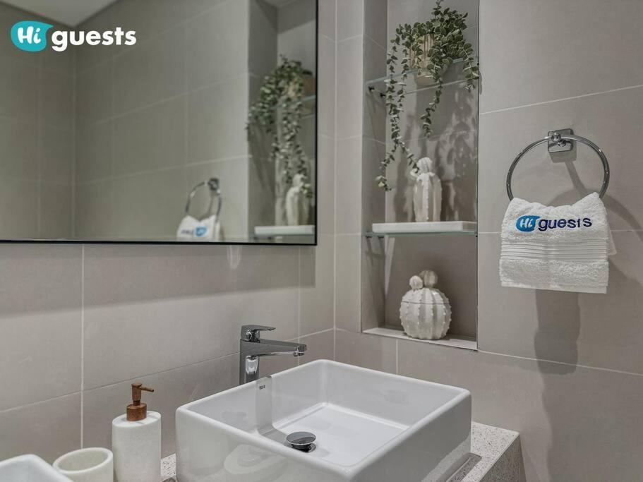 Apartment Elegant 2-bedroom Retreat At Marina Vista 2 Dubai