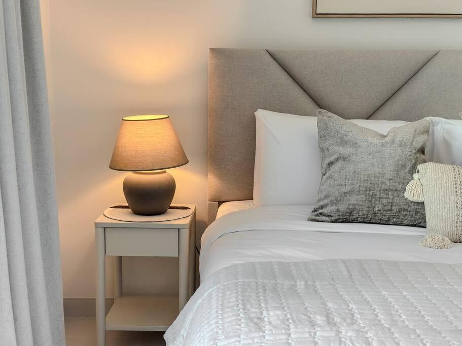 Elegant 2-bedroom Retreat At Marina Vista 2 *