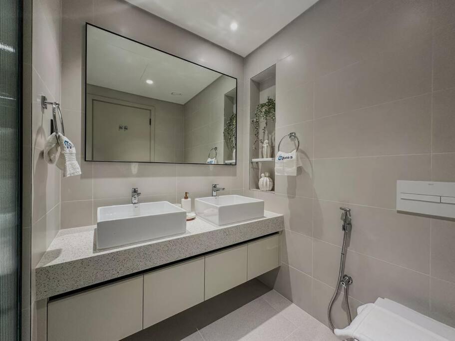 Elegant 2-bedroom Retreat At Marina Vista 2 *