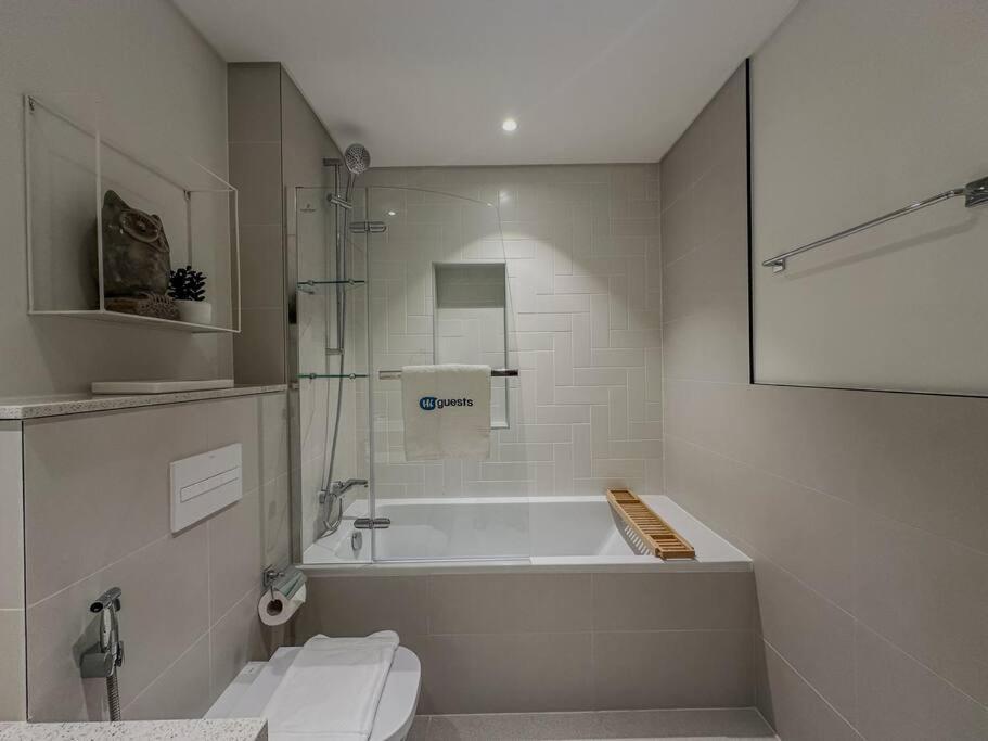 Elegant 2-bedroom Retreat At Marina Vista 2 *