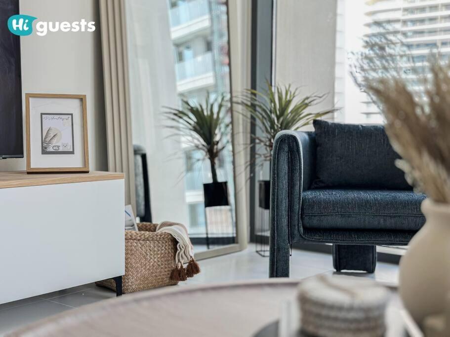 Elegant 2-bedroom Retreat At Marina Vista 2 Dubai