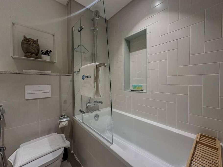 Elegant 2-bedroom Retreat At Marina Vista 2 Apartment *