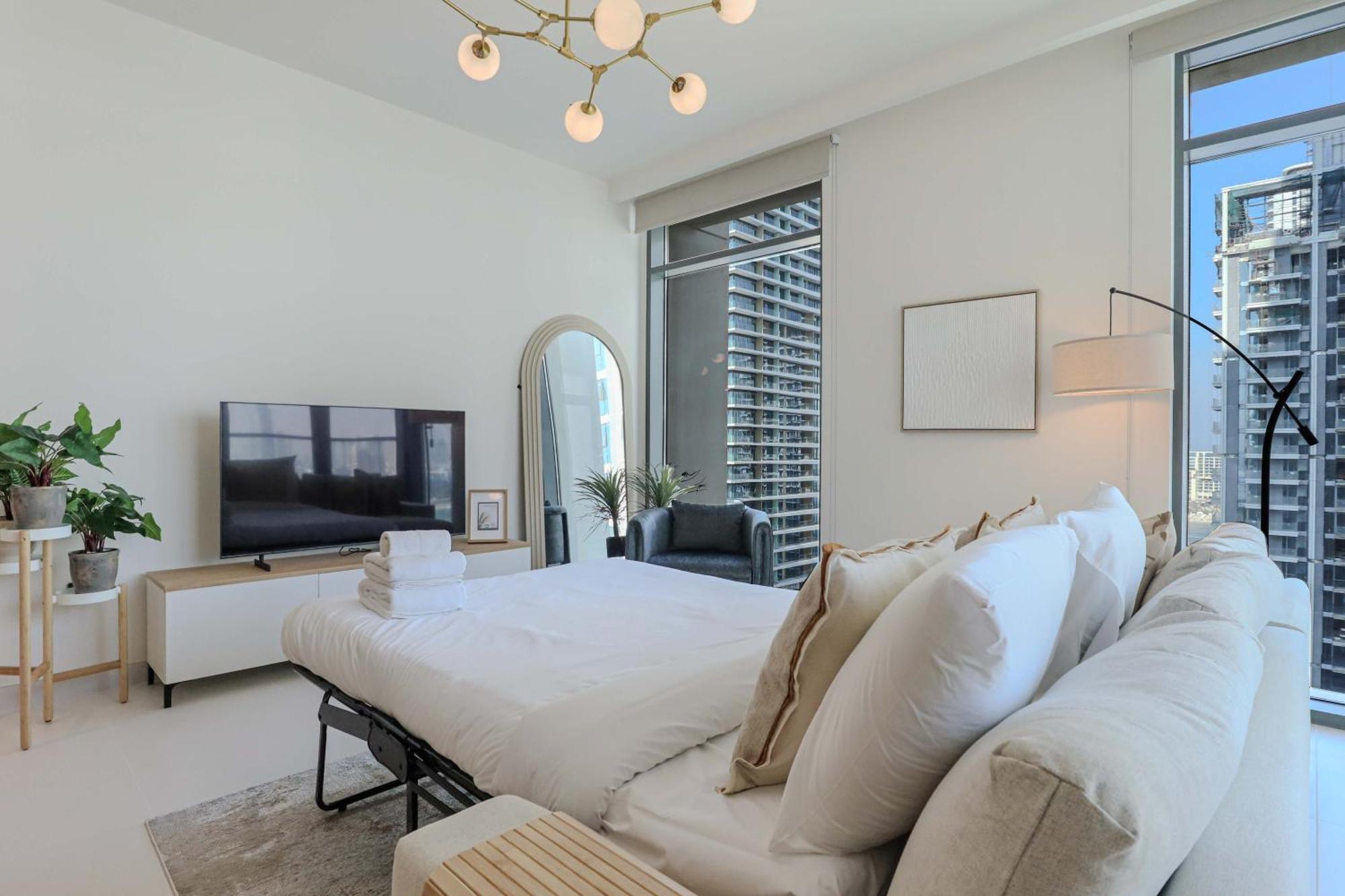 Elegant 2-bedroom Retreat At Marina Vista 2 * Dubai