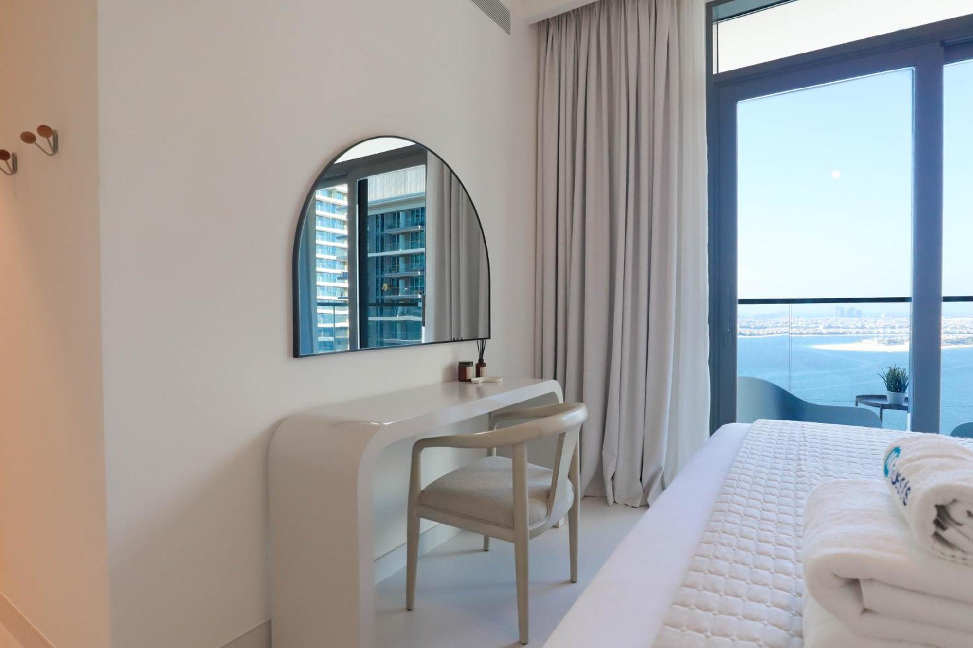 Elegant 2-bedroom Retreat At Marina Vista 2 * Dubai