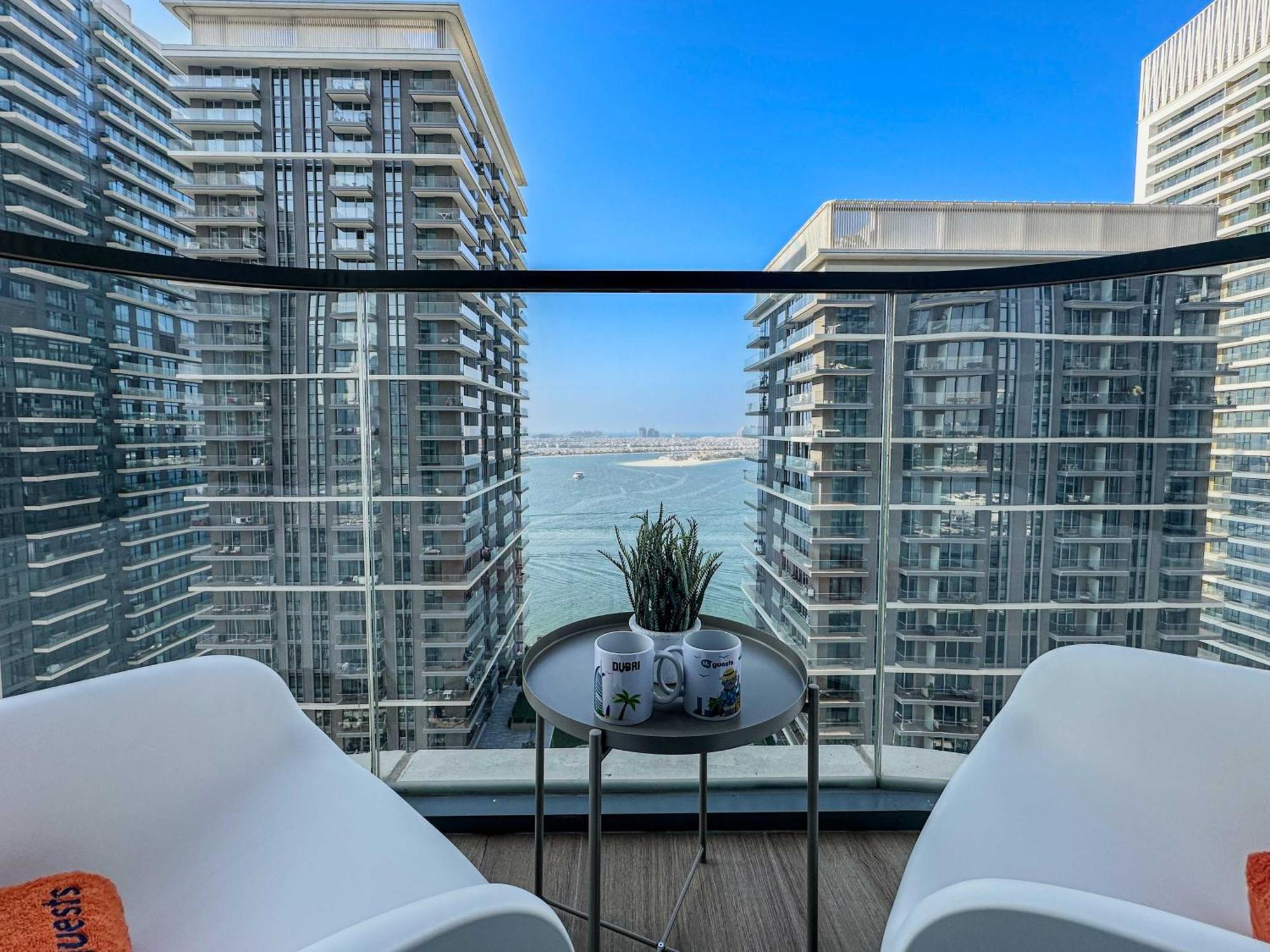 Elegant 2-bedroom Retreat At Marina Vista 2 * Dubai